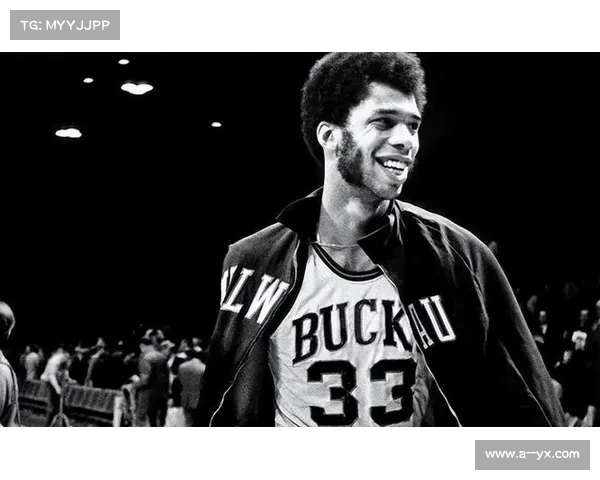 卡里姆·阿卜杜勒-贾巴尔创下NBA历史得分王纪录的传奇历程 卡里姆·阿卜杜勒-贾巴尔创下NBA历史得分王纪录的传奇历程